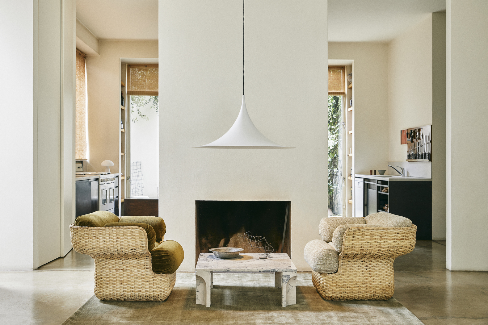 イギリス あまく BENTLEY 新品 ランプテーブル 